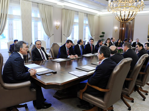 Cumhurbaşkanı Gül’den Televizyonculara: “Türkiye’yi Dolaylı Olarak Siz Şekillendiriyorsunuz”